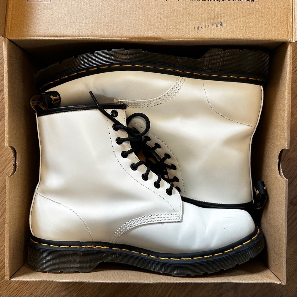 Dr Martens 1460 White Smooth Leather Boots Size 11 Men 12 Women Combat Grunge - Picture 15 of 16